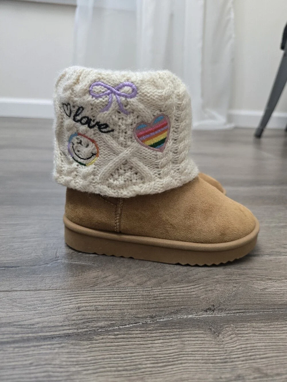 Steve Madden Kids' JFrosty boots cozy knit cuff Embroidered Patches Size 9